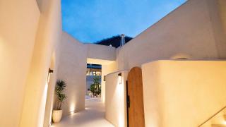 Beifei Garden--Majestic Great Wall View Exclusive Hot Spring Villa，5 minutes' walk to Badaling Shuiguan Great Wall，Rooftop Infinity Pool with Panoramic Great Wall Views，Free Coffee, Laundry - 7