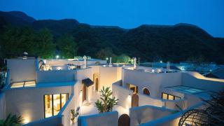 Beifei Garden--Majestic Great Wall View Exclusive Hot Spring Villa,5 minutes' walk to Badaling Shuiguan Great Wall,Rooftop Infinity Pool with Panoramic Great Wall Views,Free Coffee, Laundry - Xibozi - 0