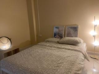 1 Bed Nr IKEA 15Mins to Airport - 5