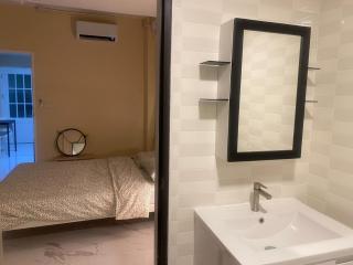 1 Bed Nr IKEA 15Mins to Airport - 2