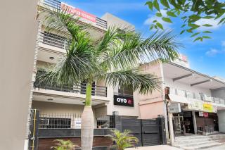 Hotel O Shivanya Residency - Greater Noida - 1