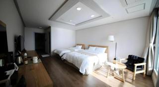 Hotel Aroha Jeju - 3