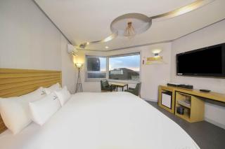 Ocean View Haute Hotel - Busan - 0