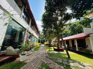 M R Tourist Hotel - Nikawatawana - 7