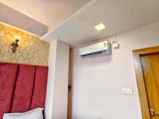 RIBOLLA HOTEL - Indore - 3