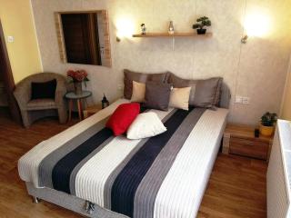 Tulipán Apartmanház - Bük - 9