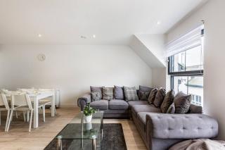 Portrush Gem Family Apt Between Two Beaches - - 9