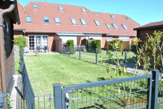 Ferienhaus mit Terrasse und Garten, in einer kinderfreundlichen Ferienanlage - Dornum - 0