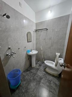 Lucky guest house - Bodh Gaya - 7