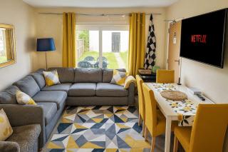 Spacious 5-Bed Home with Parking,WiFi & Self Check-In - Bristol - 0