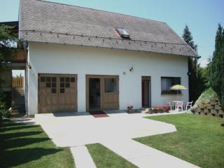 VUCA medencés, klimatizált Apartmanház - Balatonboglár - 0