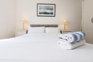 Comfortable Stay on Cathedral Road! - 9