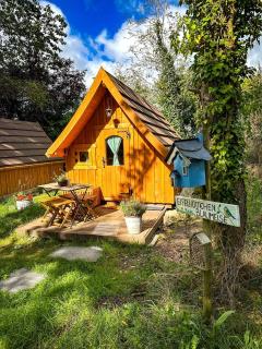 Cozy Wooden Cabin Perfect for Small Families in Germany - 1