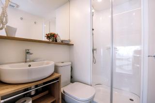 Glamorous Safari Tents for Romantic Couples' Getaway with Jacuzzi on Vineyard in Slovenia - Maribor - 4