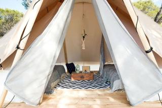 Beautifully Designed Czech Republic Glamping Retreat - Křečovice - 3