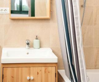 Charming Bed and Breakfast Getaway on a Farm near Zalău, Romania - Valea Tîrnei - 8