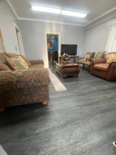 Best value 3 Huge Bedrooms-Multiple parkings - 7
