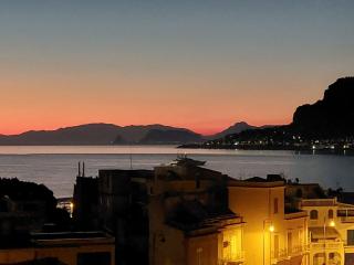 Piazza Mondello Lifestyle Home Palermo - Mondello - 9