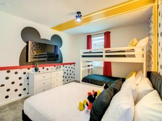 Stunning Thematic 2BR with 2 Clubhouses & Garage - 5