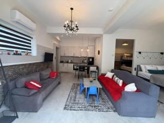 Kastoria Book House with yard - 1