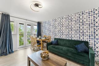 Stylish 2-Bedroom Retreat in Southampton - 3