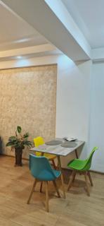 Cozy and Bright Apartment - 1