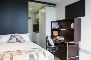 Students Only, Bronze Studio Upper Level Premium View at Kings Cross - Londra - 9