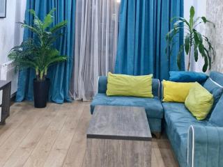 Cozy and Bright Apartment - 0