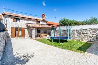 Casa Agnija - Authentic Istrian holiday home with terrace and garden near the Sea - 9