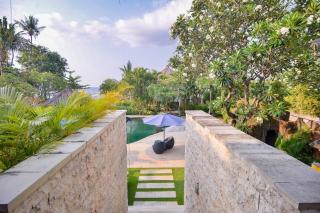 Villa Santai - Fabulous beachfront villa, pool & jacuzzi - 3