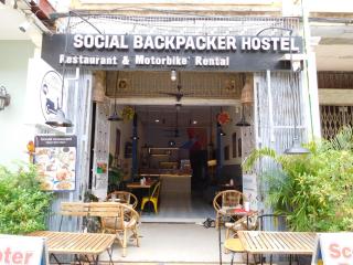 Social Backpacker Hostel & Rooftop Bar - Battambang - 1