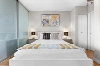 Chinatown Suite with Projector and Parking near Skytrain for 6 - Vancouver - 5