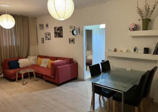 Cozy lower ground floor apartment by Sea and Tram - 4