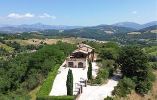 2 Bedroom Stunning Home In Casacastalda - 0