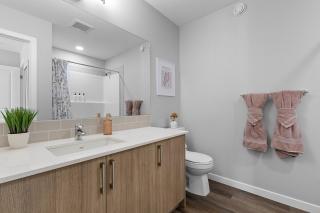 Relax in Comfort, AC, YYC, CrossIron Mills, Banff - 4