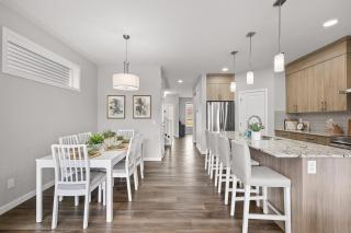 Relax in Comfort, AC, YYC, CrossIron Mills, Banff - 0