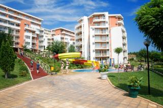 Deluxe Studio in Crown and Imperial - 9