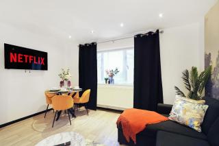 Stylish 2-Bedroom Flat in Prime London Location - 3