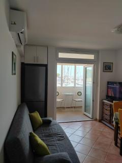 Lovely apartment near the beach with a sea view - 8