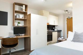 Students Only Bronze Studio Upper Level Premium View at South Bank Residence - 2