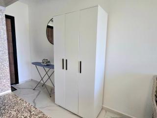 Modern Studio in Shartrez, Shkorpilovsti - 6