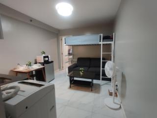Free Pool Access Accommodation near MOA - Manila - 0