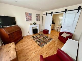 The Shaw House, 2 - 7