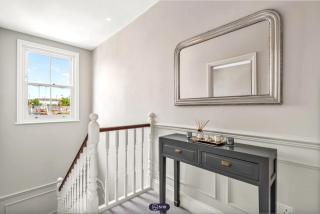 Elegant Chelsea Living - 3 Bedroom Apartment - 9