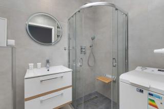 Apartment with a River View Parking & Balcony by Noclegi Renters - 4