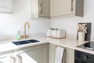 Chester House Apartment- 1BR - Newport - 7