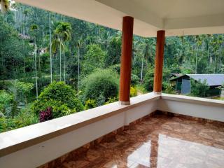 Lush Lagoon Homestay - 3