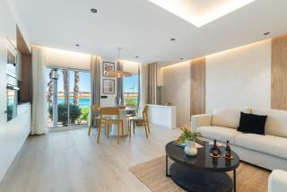 Home2Book Stylish Beachfront Escape - 2