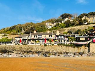 Spitfire House 5 star sea views beaches nearby - - 6