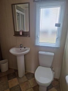 Elms Caravan with sea views at Devon Cliffs - 4